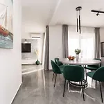 Luxury D - Luxury Two Bedroom With Terrace A2 * ビビニェ