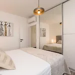 アパート Luxury D - Luxury Two Bedroom With Terrace A2 ビビニェ
