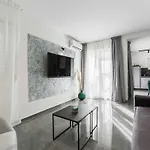 Luxury D - Luxury Two Bedroom With Terrace A2 * ビビニェ