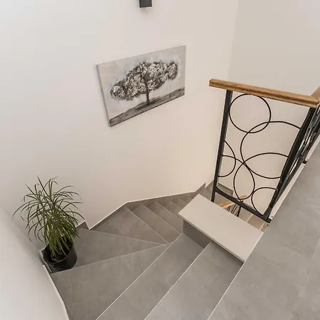 Luxury D - Luxury Two Bedroom With Terrace A2