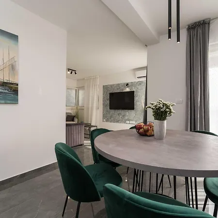 아파트 Luxury D - Luxury Two Bedroom With Terrace A2 비빈제