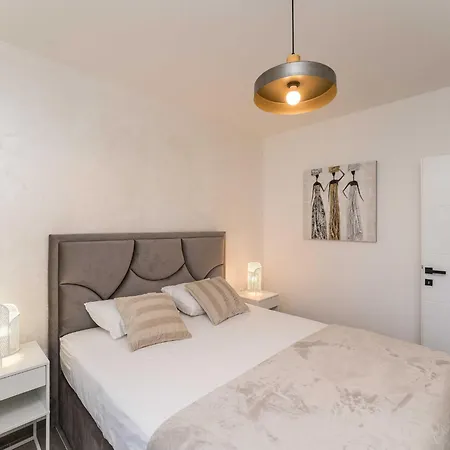 아파트 Luxury D - Luxury Two Bedroom With Terrace A2 비빈제