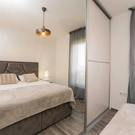 Luxury D - Luxury Two Bedroom With Terrace A2 * 비빈제