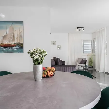 Luxury D - Luxury Two Bedroom With Terrace A2 아파트