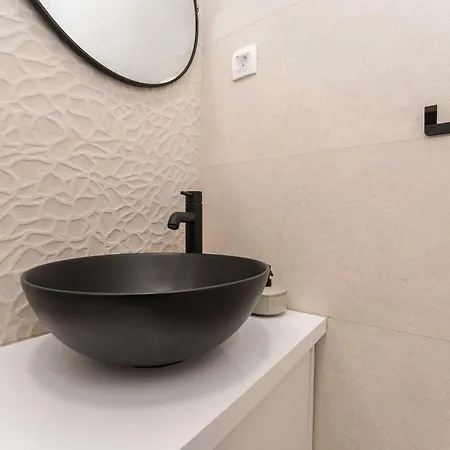 아파트 Luxury D - Luxury Two Bedroom With Terrace A2 *