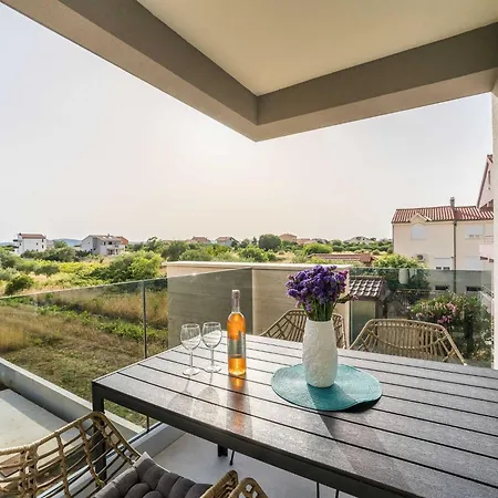 Luxury D - Luxury Two Bedroom With Terrace A2