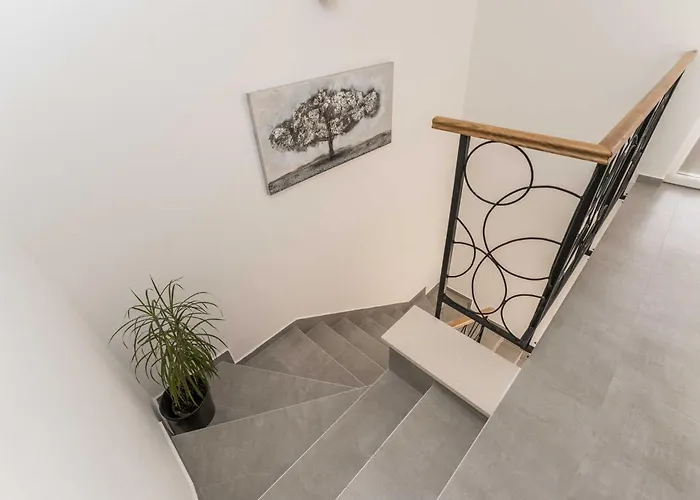Luxury D - Luxury Two Bedroom With Terrace A2